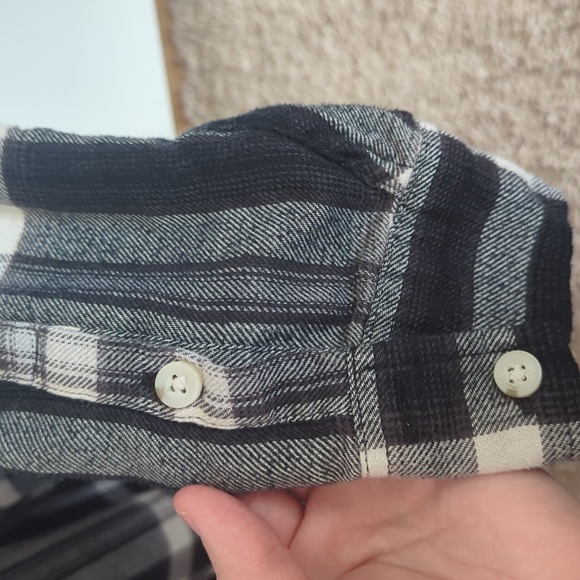 Women's Size Medium Mossimo Supply Co. Flannel - Picture 3 of 5